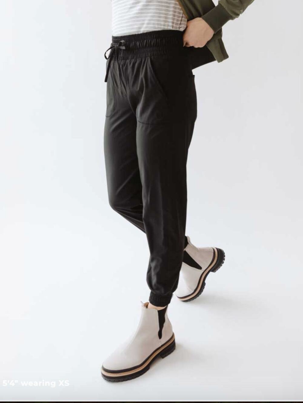 ALBION FIT Destination Active Joggers in Black // L